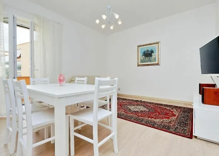 Balestra By Halldis Rom