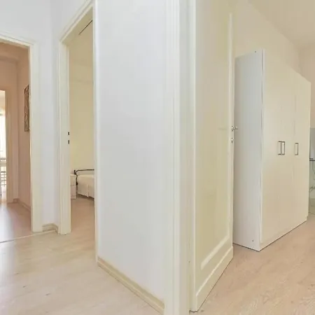 Balestra By Halldis Apartment